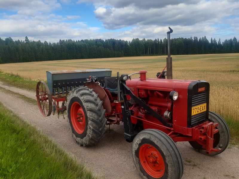 kalusto_valmet_ja_kylvökone