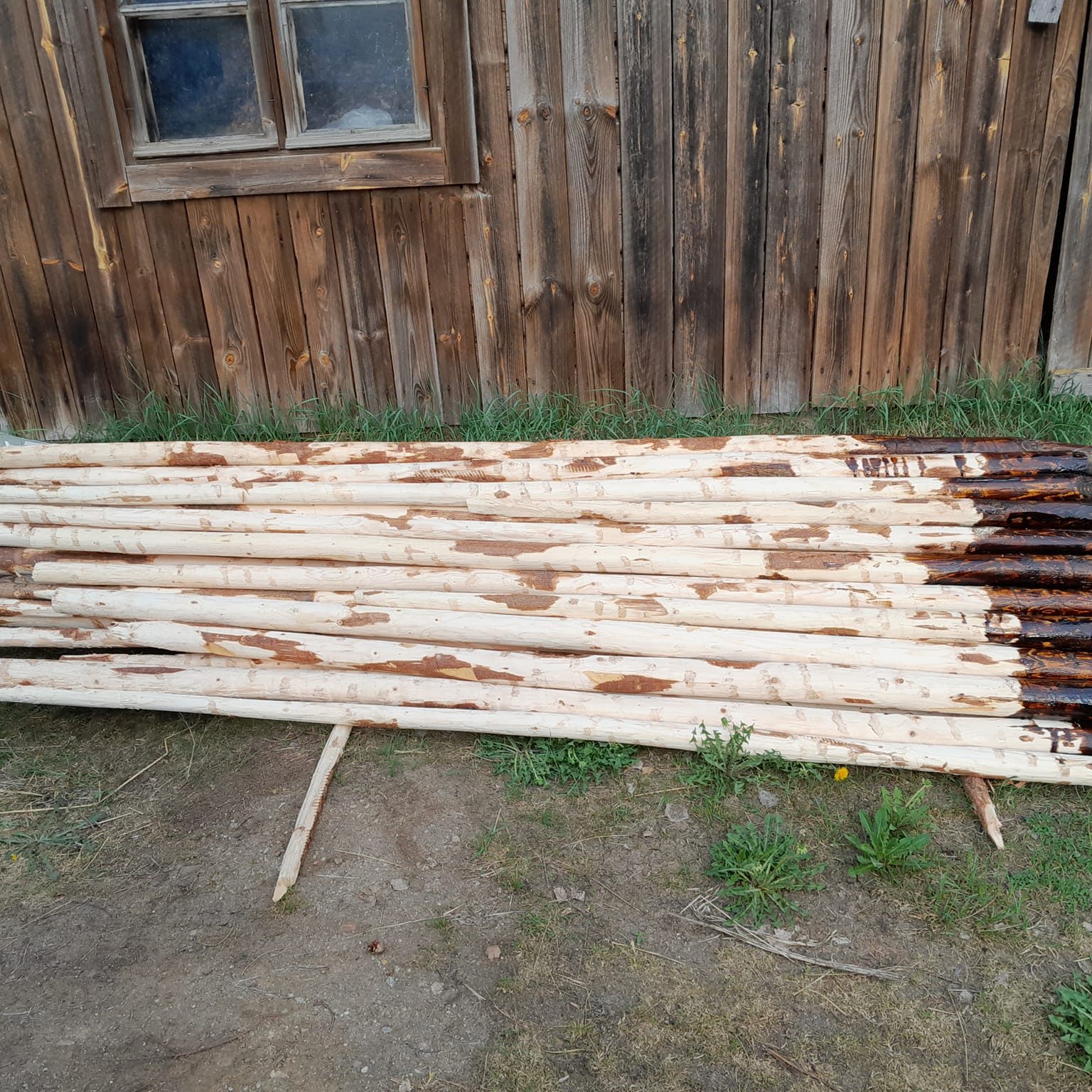 Valmistamme myös aitatolppia. Kysy tarjous.